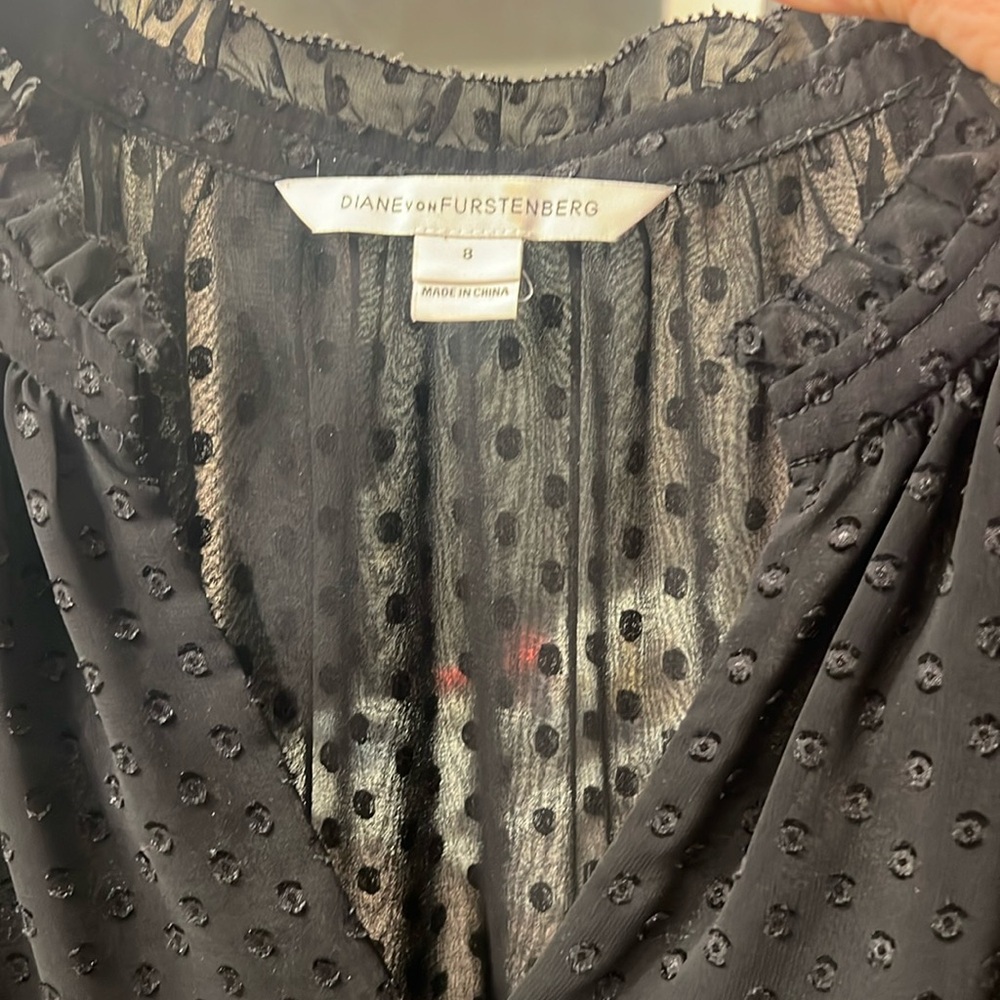 Diane Von Furstenberg Size 8 Black Blouse